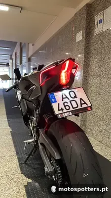 Yamaha R7