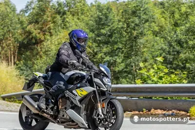 BMW S1000R