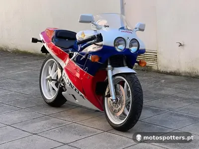 Foto de Honda RC30 VFR750R