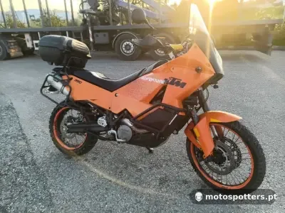KTM 990
